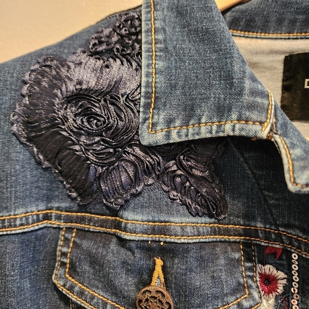 Desigual Denim Jacket with Exotic Embroidery and Ruffle Detail Size 44 - Picture 7 of 10